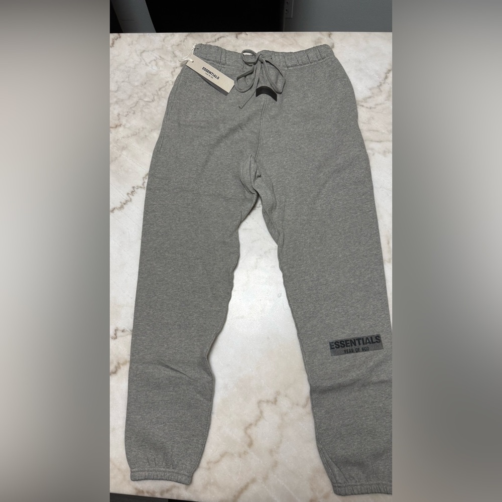 Fear of God Essentials “dark oatmeal” sweatpants size: XS